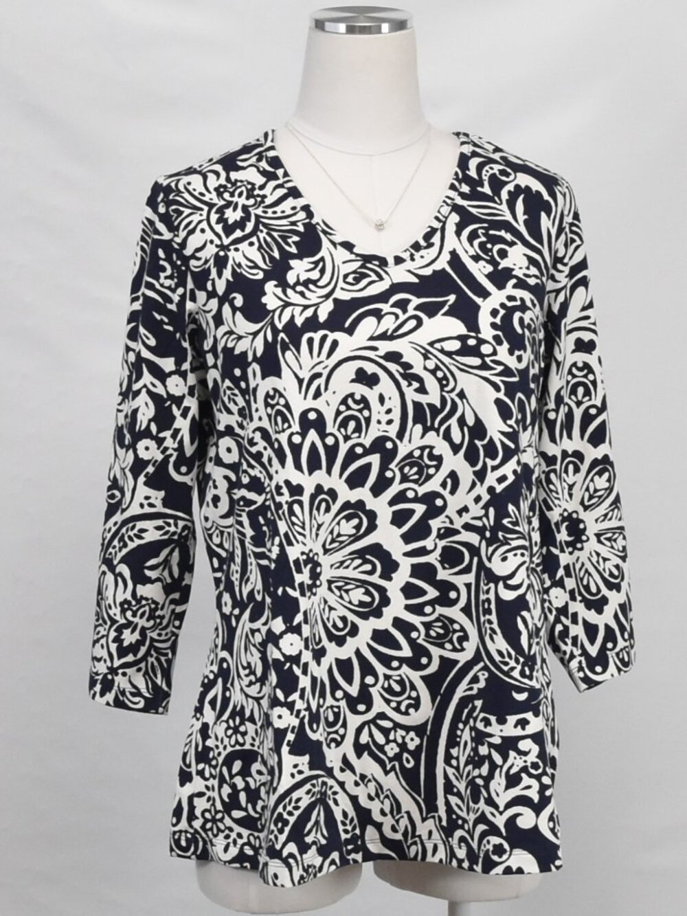 Jessica London Black & White Medallion Print Top Size Large